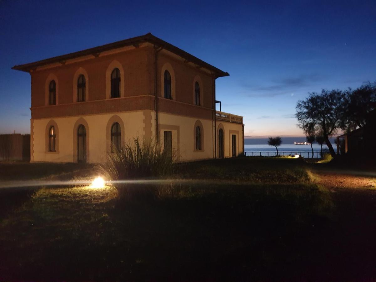 Cala Dei Mori Aparthotel Livorno Bagian luar foto