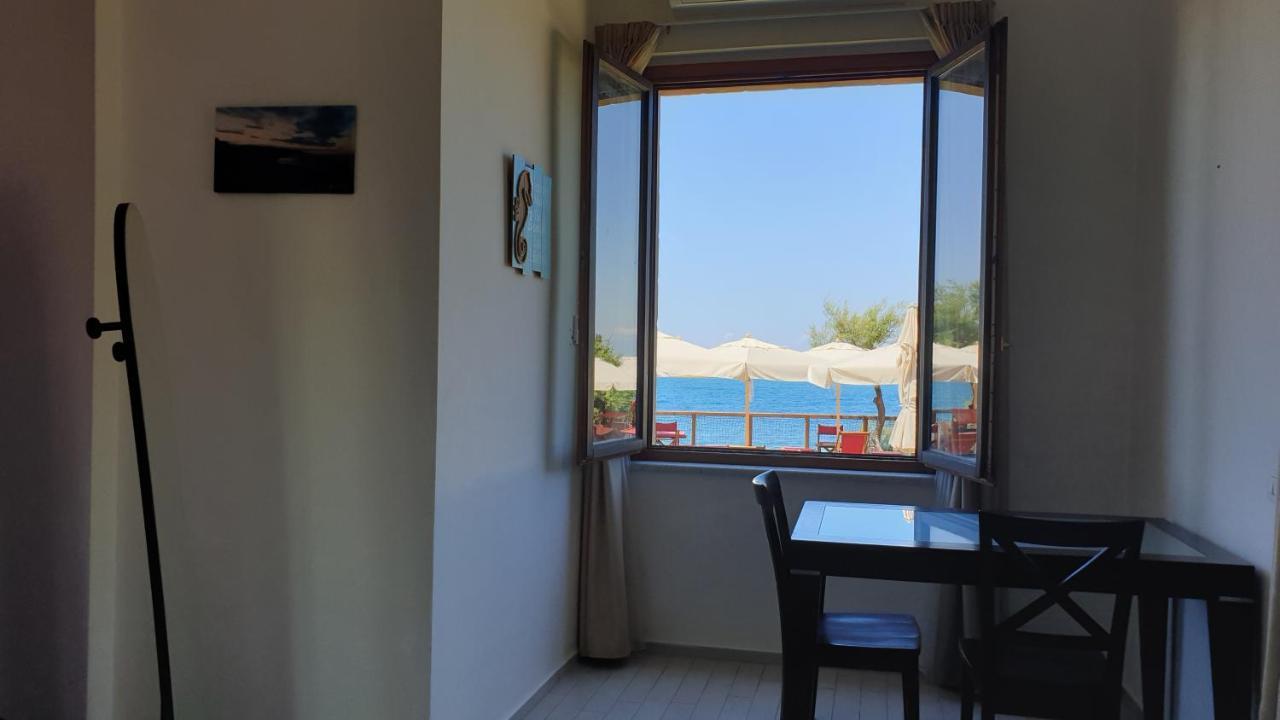 Cala Dei Mori Aparthotel Livorno Bagian luar foto