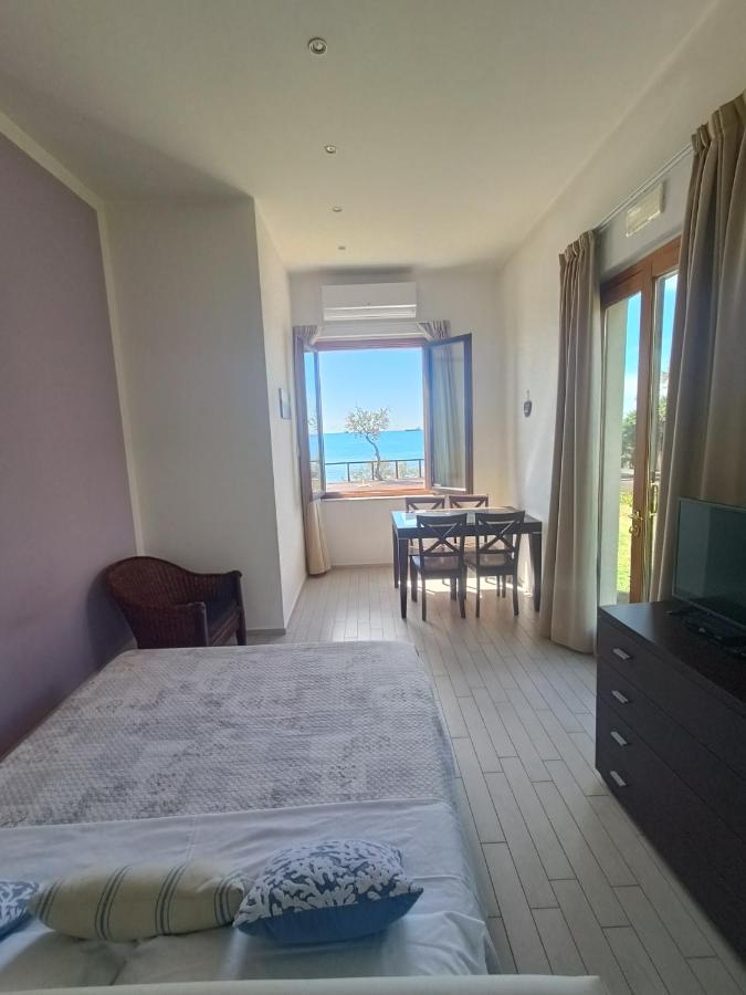 Cala Dei Mori Aparthotel Livorno Bagian luar foto