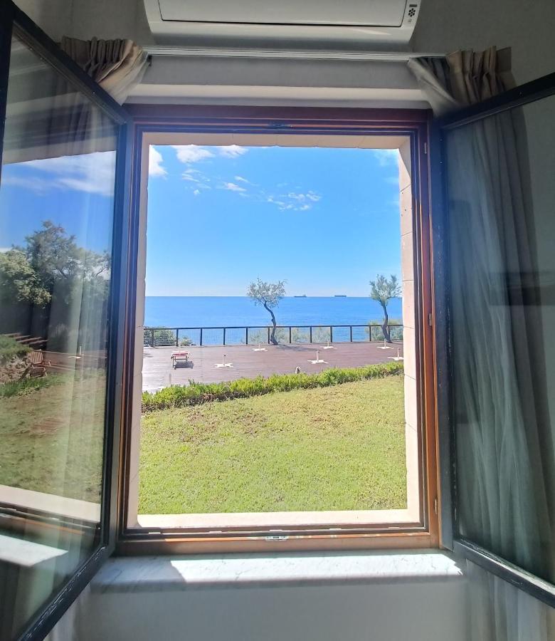 Cala Dei Mori Aparthotel Livorno Bagian luar foto