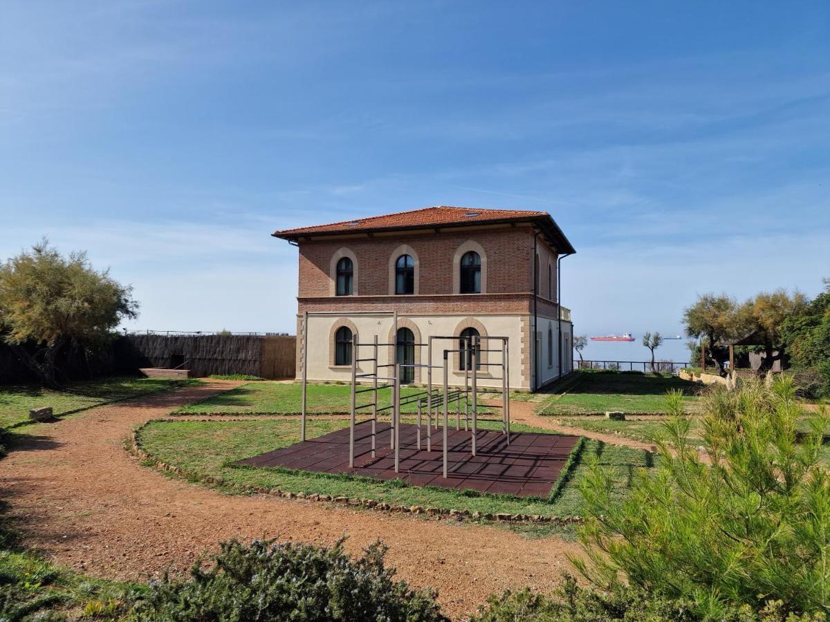 Cala Dei Mori Aparthotel Livorno Bagian luar foto