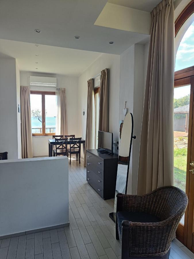 Cala Dei Mori Aparthotel Livorno Bagian luar foto