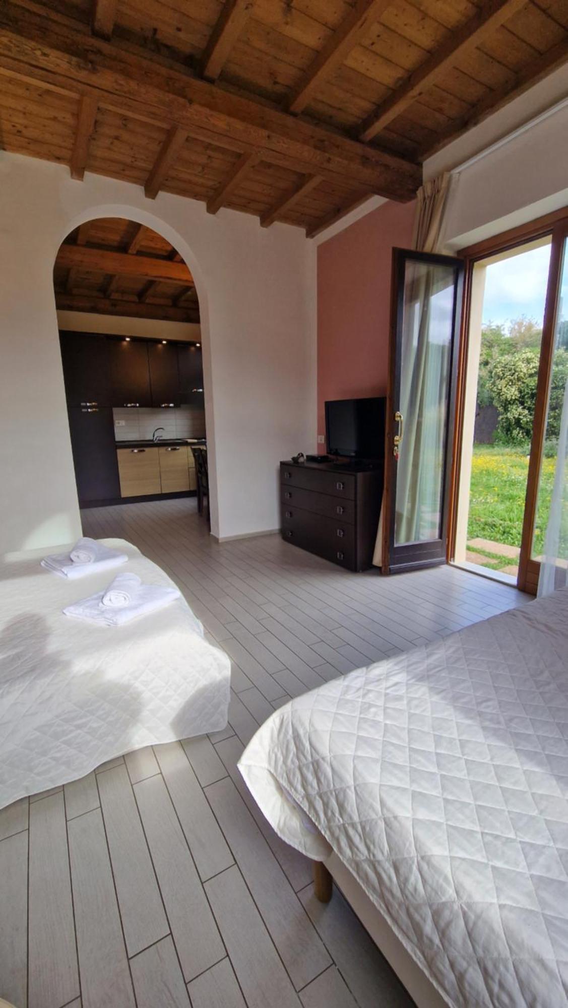 Cala Dei Mori Aparthotel Livorno Bagian luar foto