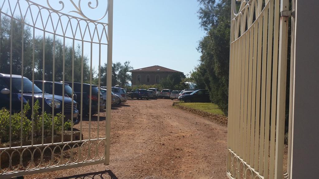 Cala Dei Mori Aparthotel Livorno Bagian luar foto