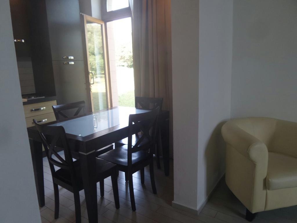 Cala Dei Mori Aparthotel Livorno Bagian luar foto