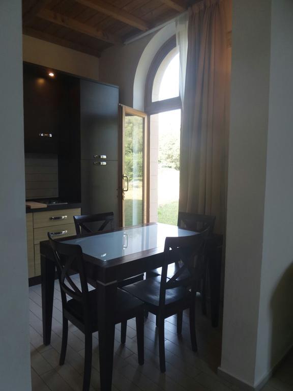 Cala Dei Mori Aparthotel Livorno Bagian luar foto